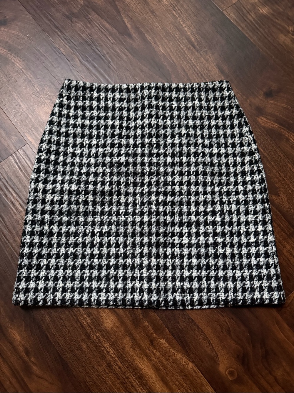 LOFT Black & White Houndstooth Mini Skirt